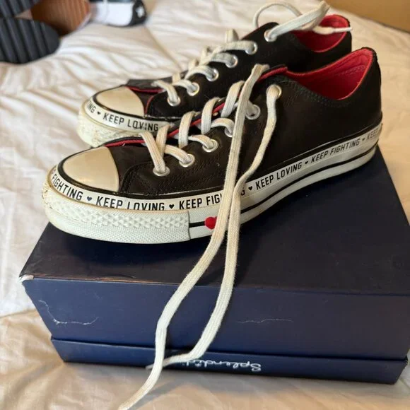 Women's Chuck Taylor Heart Sneakers - Picture 3 of 4
